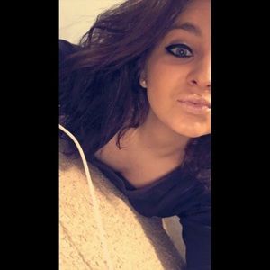 Meet your Posher, Courtney